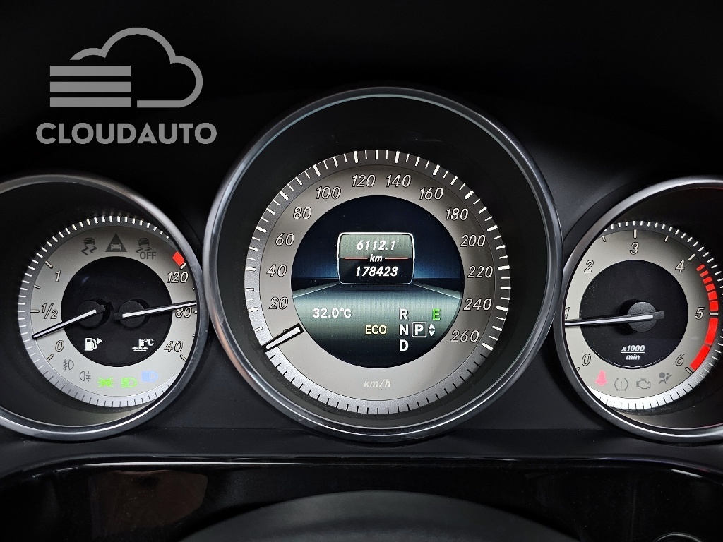 2014 Mercedes-Benz E-Class E220 CDI - Image 8