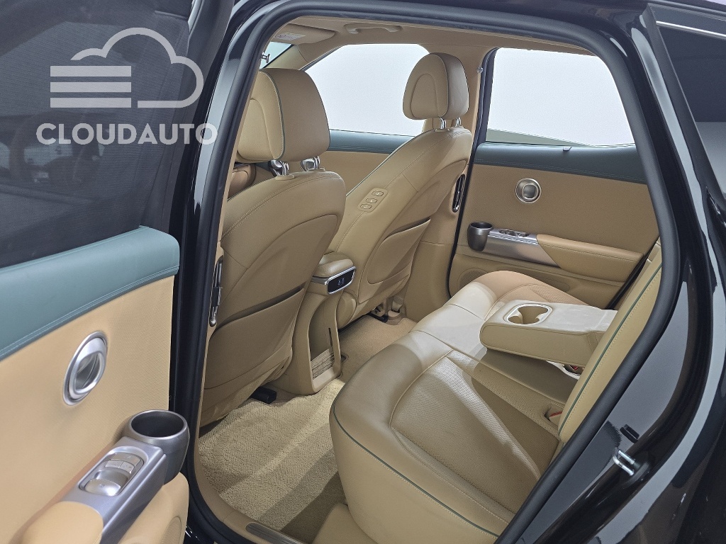 2022 Genesis GV60 Standard - Image 12