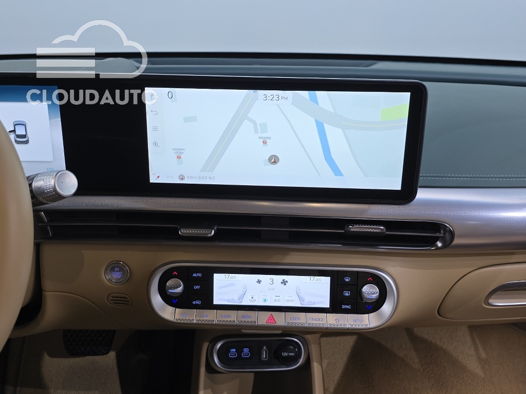 2022 Genesis GV60 Standard - Image 13