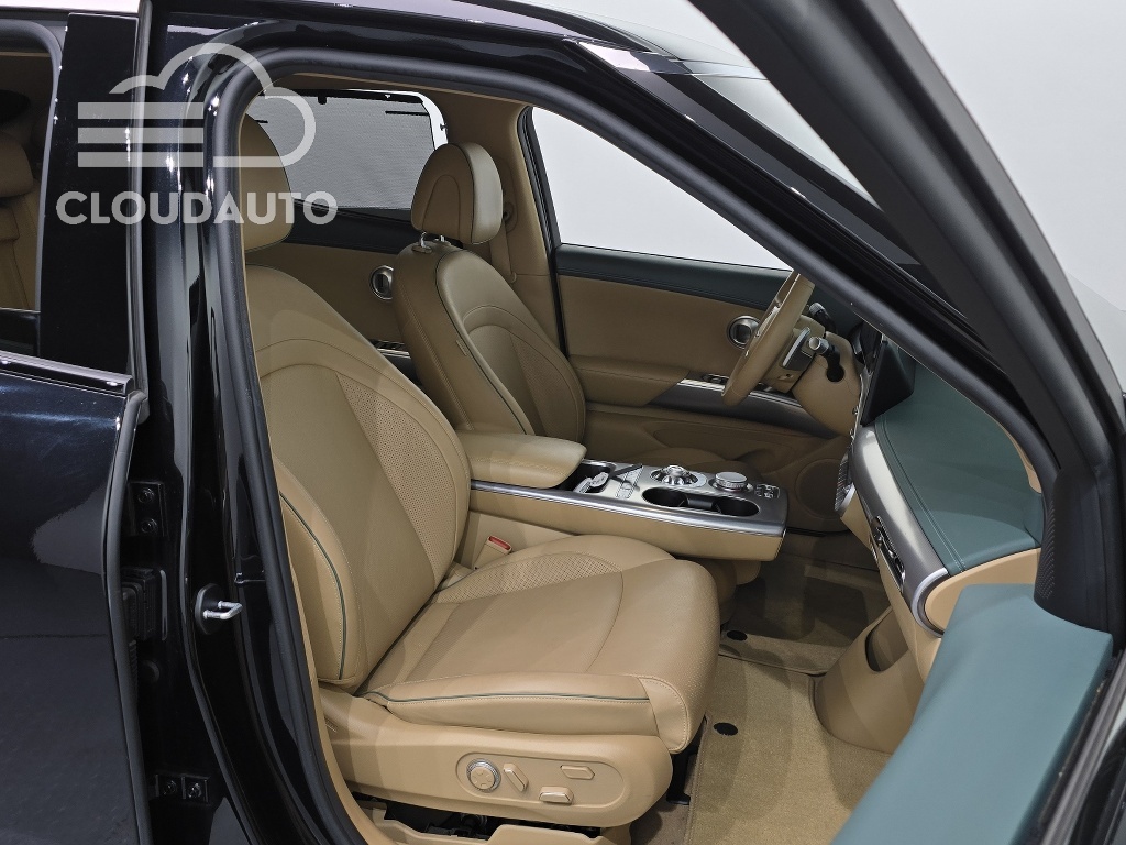 2022 Genesis GV60 Standard - Image 26