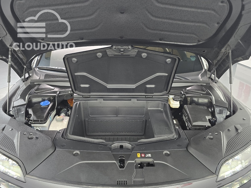 2022 Genesis GV60 Standard - Image 6