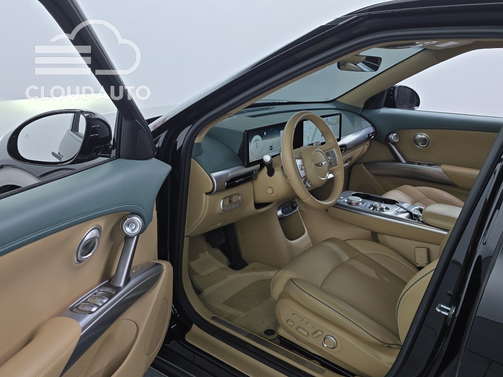 2022 Genesis GV60 Standard - Image 10