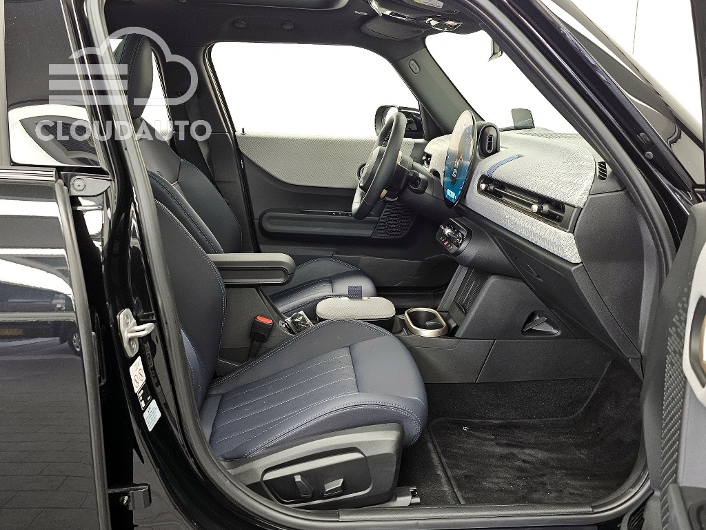 2025 MINI Cooper S 5Door - Image 11
