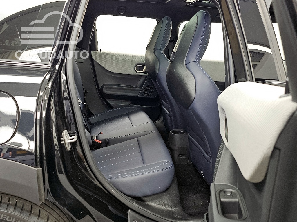 2025 MINI Cooper S 5Door - Image 12