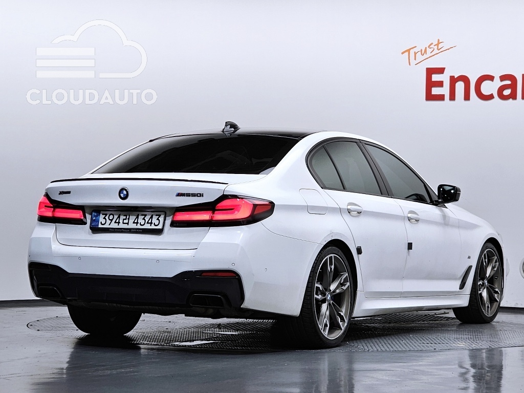 2021 BMW 5 Series M550i xDrive - Image 2