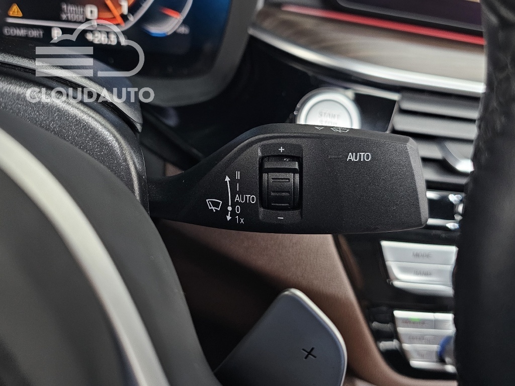 2021 BMW 5 Series M550i xDrive - Image 23