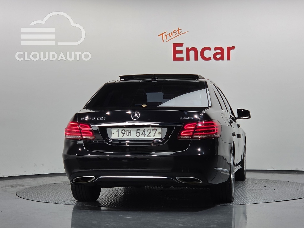 2014 Mercedes-Benz E-Class E250 CDI 4MATIC - Image 4