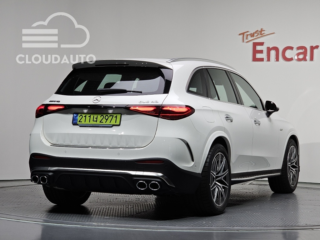 2026 Mercedes-Benz GLC AMG GLC43 4MATIC - Image 2