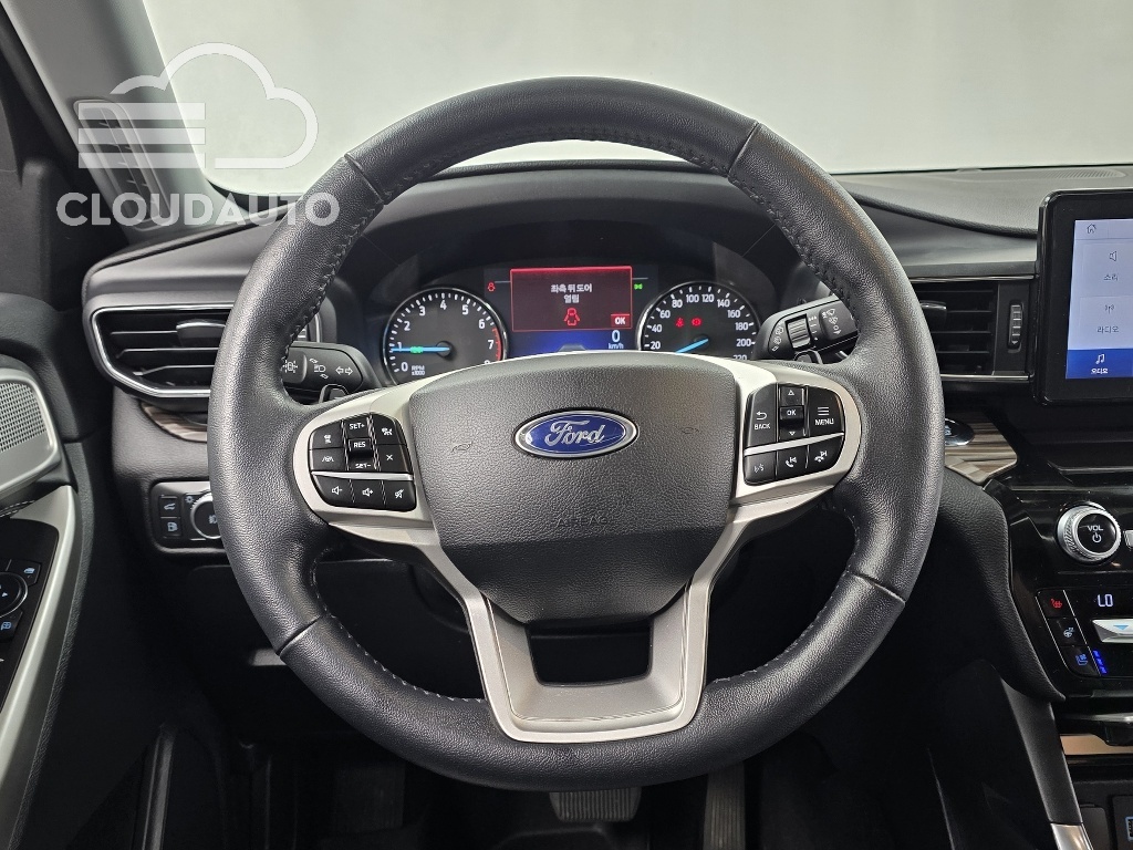 2021 Ford Explorer 3.0 PHEV - Image 12
