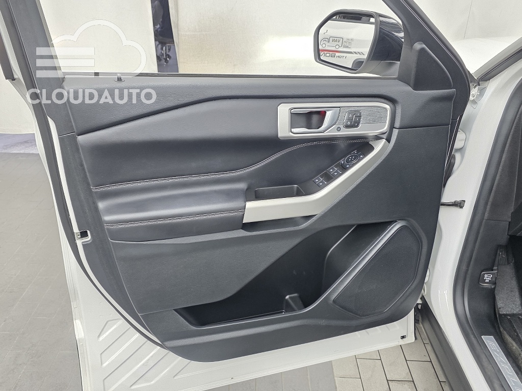2021 Ford Explorer 3.0 PHEV - Image 24