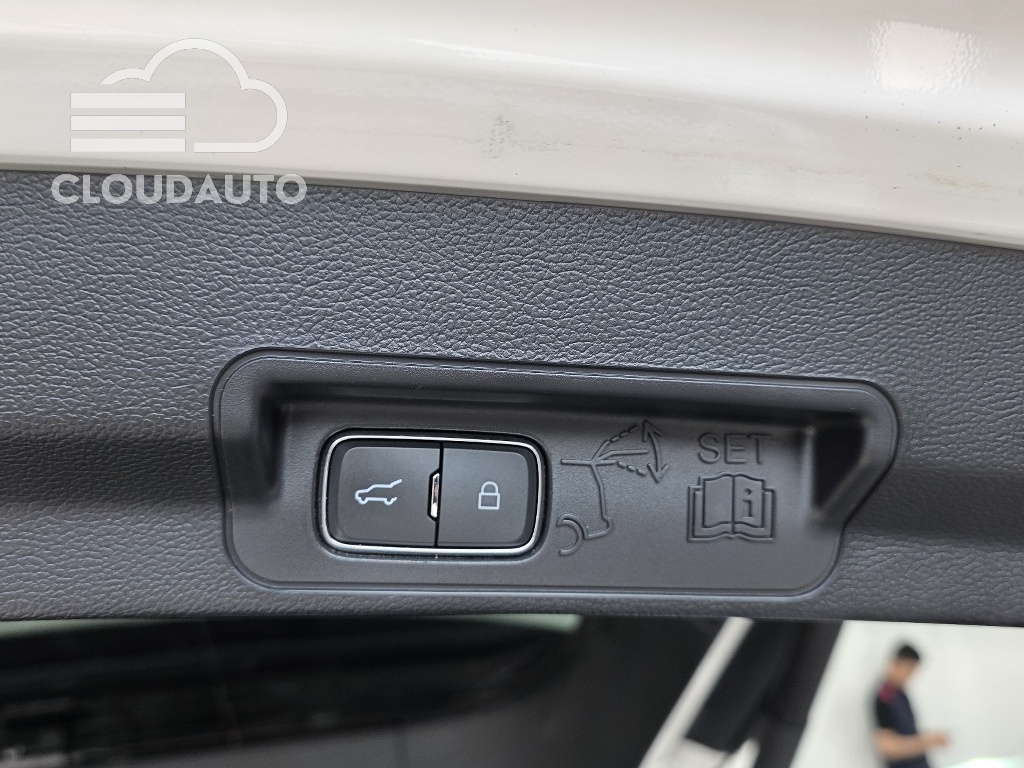2021 Ford Explorer 3.0 PHEV - Image 30