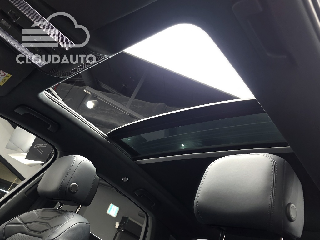 2024 Volkswagen Touareg 3.0 TDI R-Line - Image 19