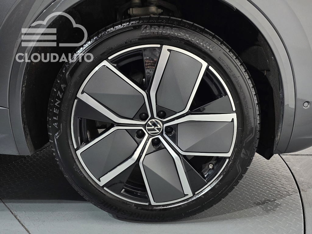 2024 Volkswagen Touareg 3.0 TDI R-Line - Image 5
