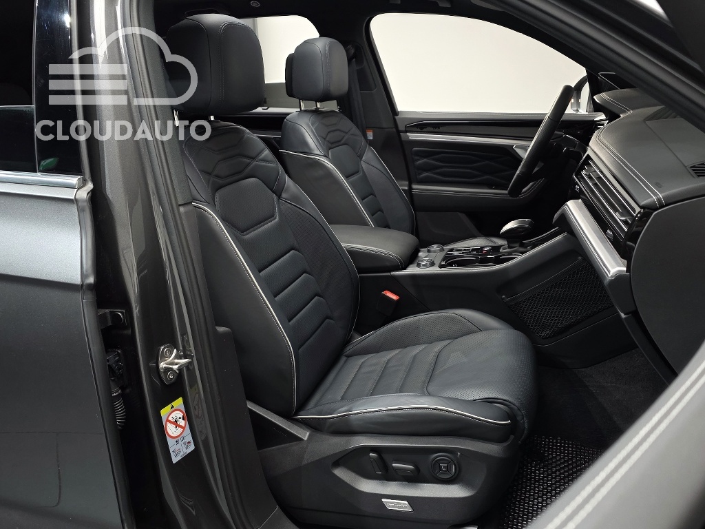 2024 Volkswagen Touareg 3.0 TDI R-Line - Image 10
