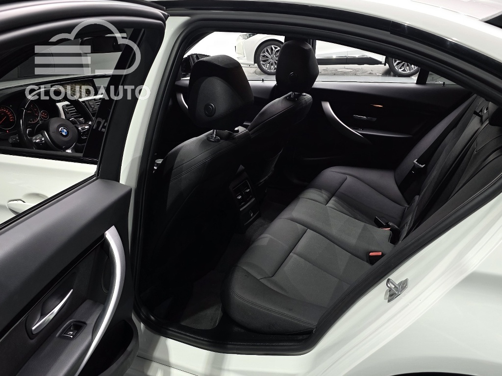 2018 BMW 3 Series 320d M Sports - Image 12