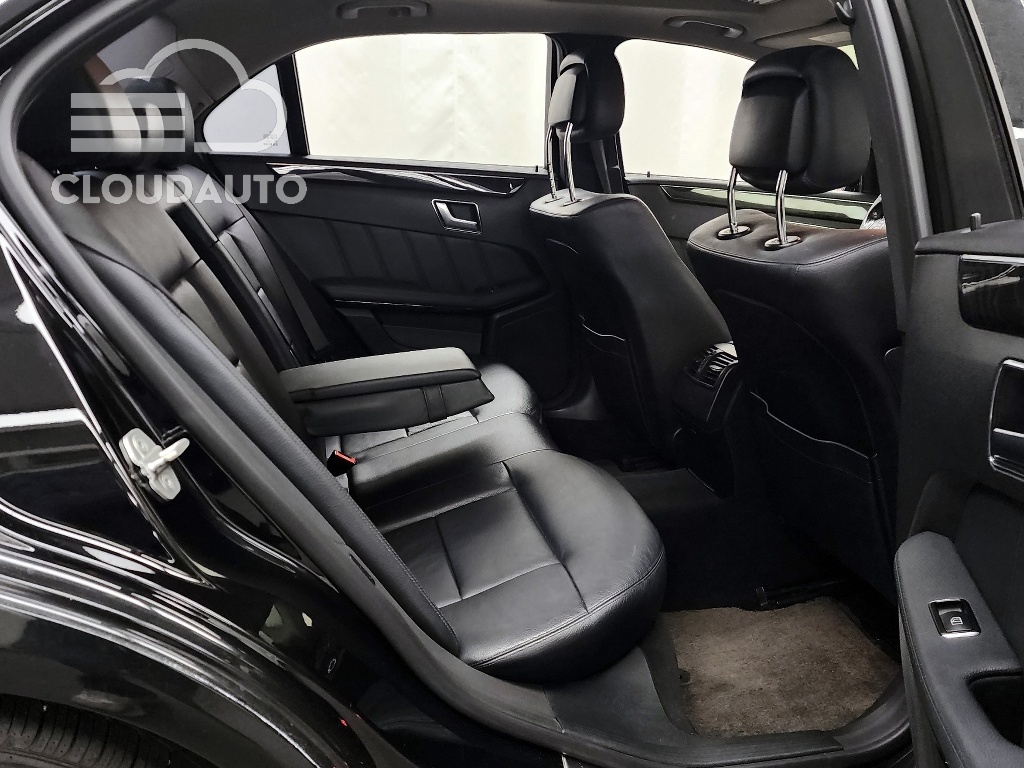 2013 Mercedes-Benz E-Class E220 CDI - Image 22