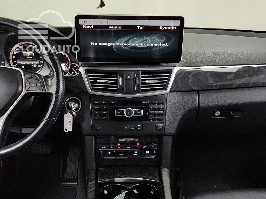 2013 Mercedes-Benz E-Class E220 CDI - Image 24