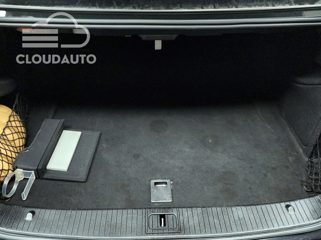 2013 Mercedes-Benz E-Class E220 CDI - Image 31