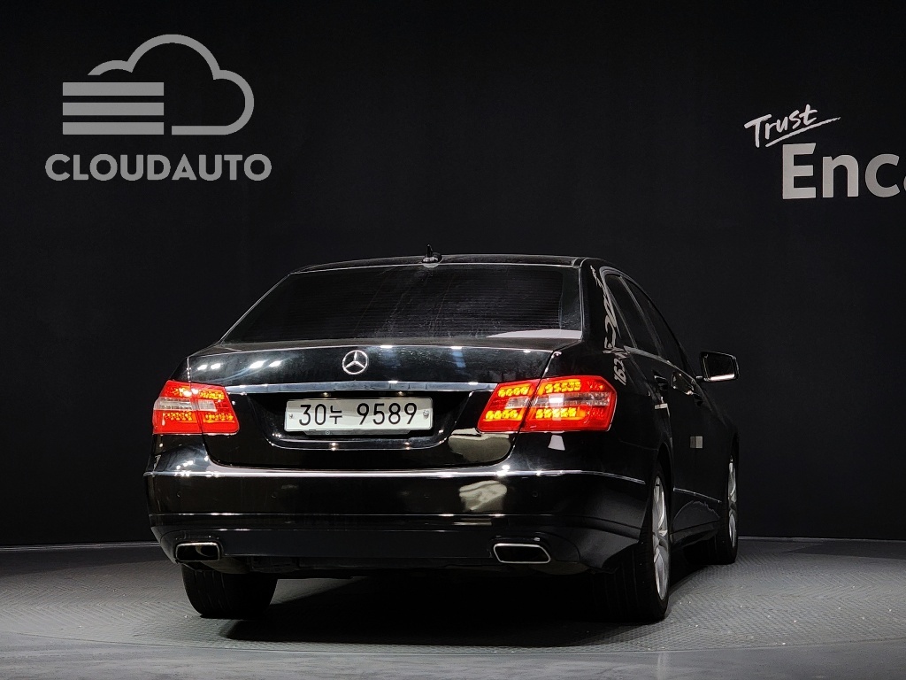 2013 Mercedes-Benz E-Class E220 CDI - Image 7