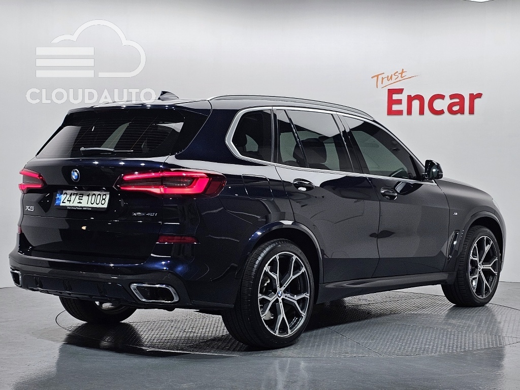 2021 BMW X5 xDrive 40i M Sports - Image 2