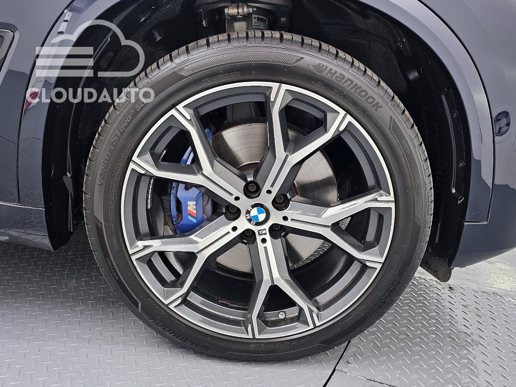 2021 BMW X5 xDrive 40i M Sports - Image 5