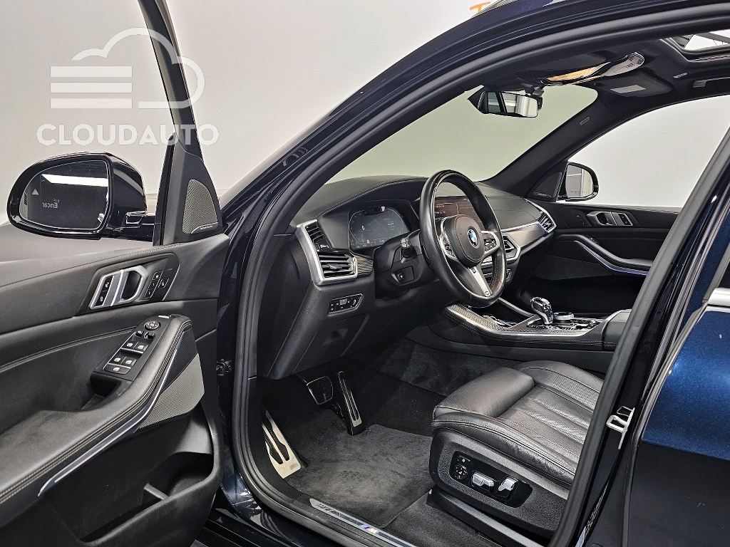 2021 BMW X5 xDrive 40i M Sports - Image 10