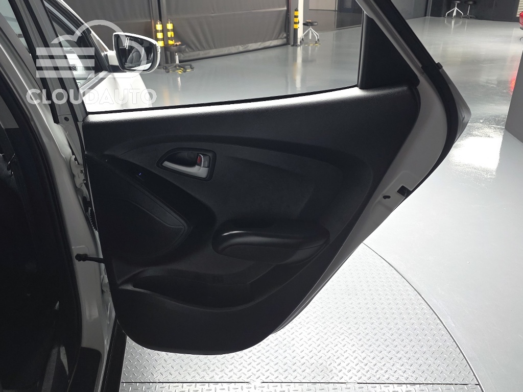 2014 Hyundai Tucson Diesel 2WD - Image 25