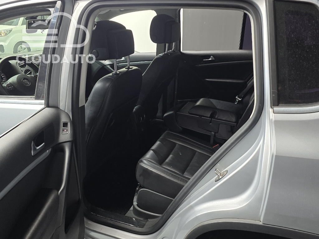 2015 Volkswagen Tiguan 2.0 TDI - Image 11