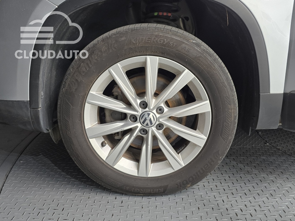 2015 Volkswagen Tiguan 2.0 TDI - Image 5