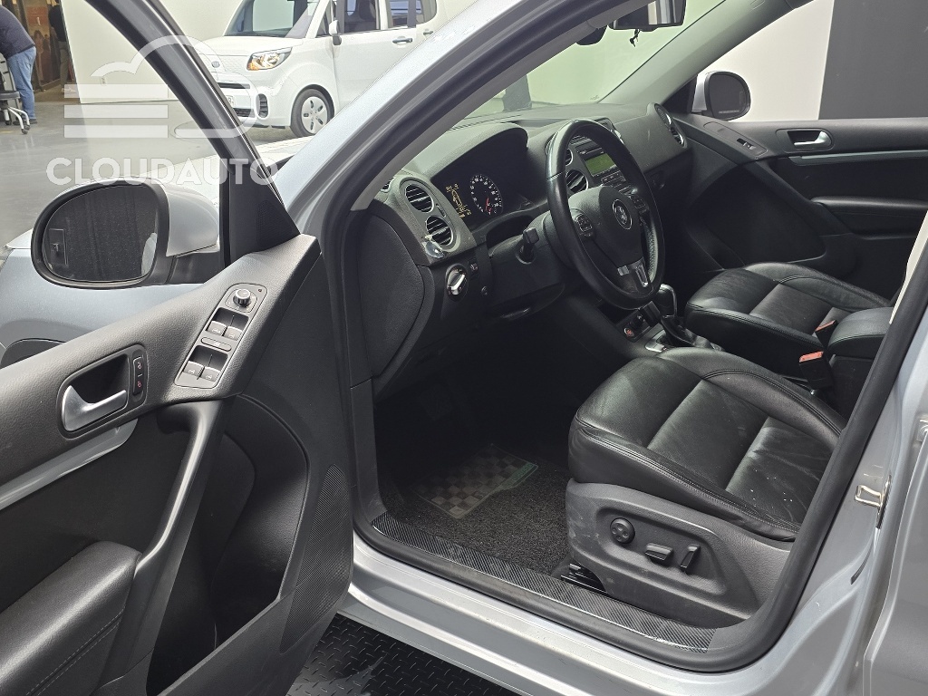 2015 Volkswagen Tiguan 2.0 TDI - Image 10