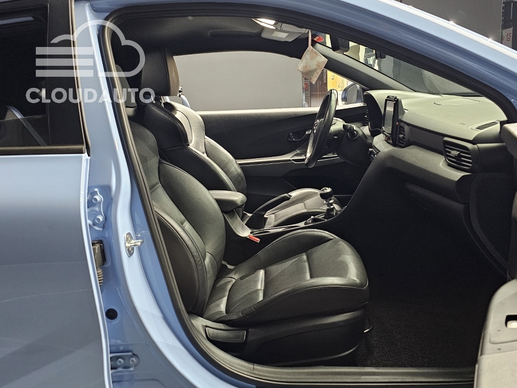 2019 Hyundai Veloster 2.0 N - Image 11