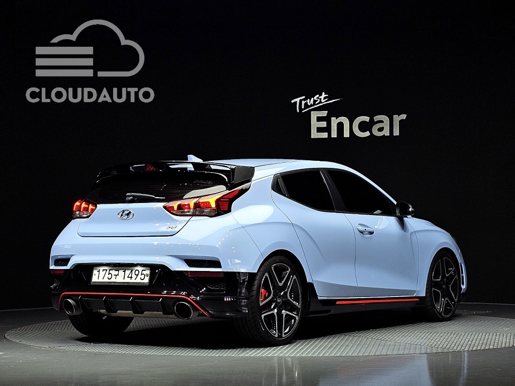 2019 Hyundai Veloster 2.0 N - Image 2