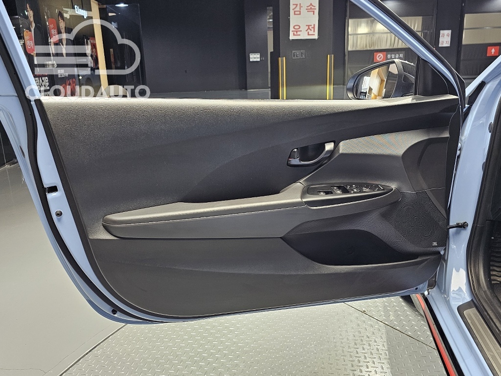 2019 Hyundai Veloster 2.0 N - Image 24