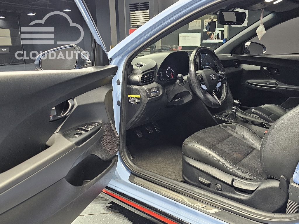 2019 Hyundai Veloster 2.0 N - Image 10