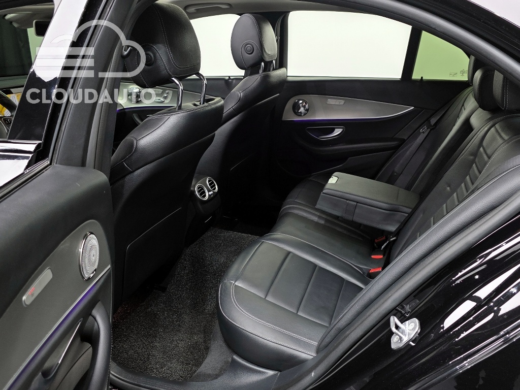 2017 Mercedes-Benz E-Class E220d - Image 12