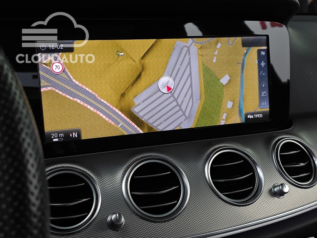 2017 Mercedes-Benz E-Class E220d - Image 13