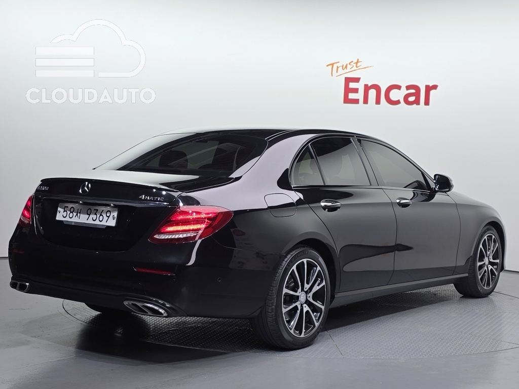 2017 Mercedes-Benz E-Class E220d - Image 2
