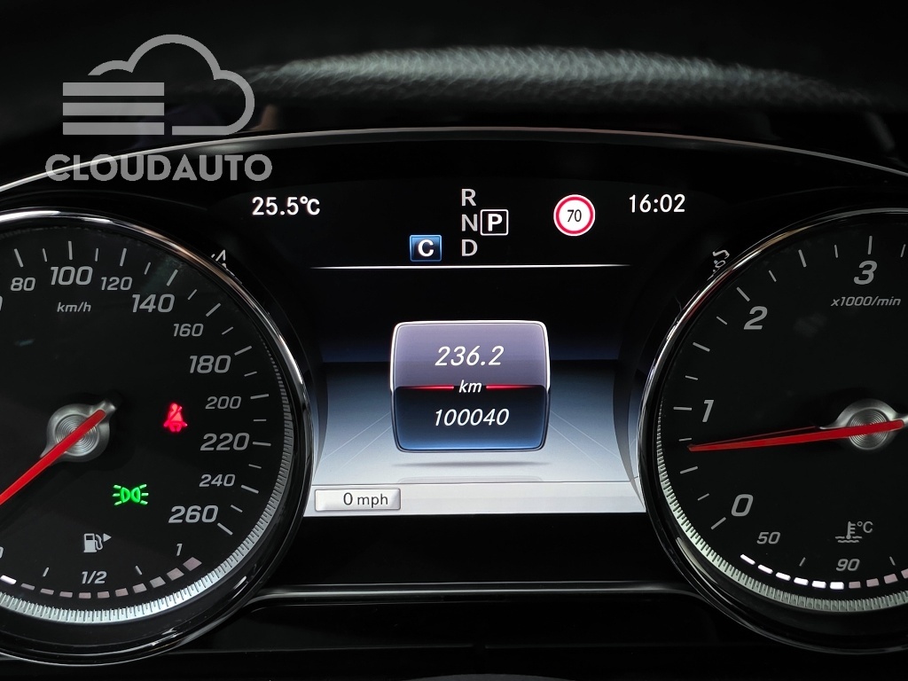 2017 Mercedes-Benz E-Class E220d - Image 8