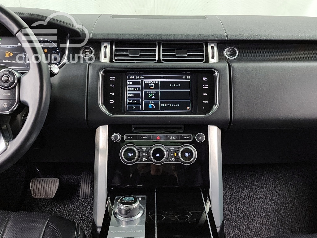 2014 Land Rover Range Rover 4.4 SDV8 Vogue SE Diesel - Image 15