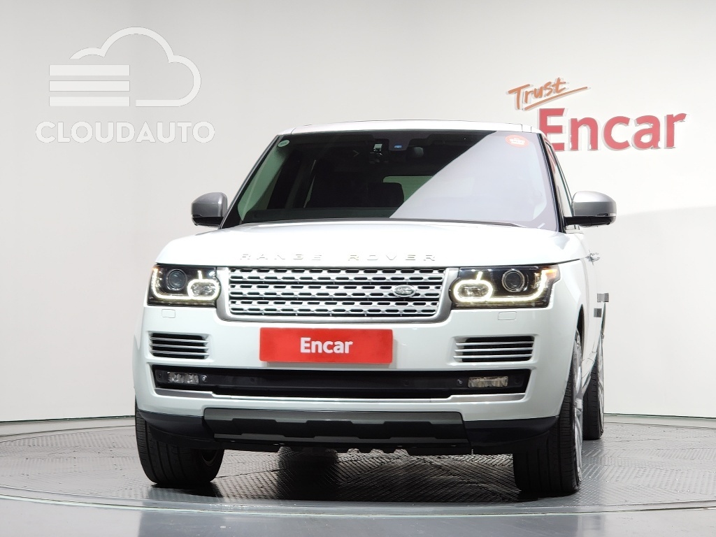 2014 Land Rover Range Rover 4.4 SDV8 Vogue SE Diesel - Image 3