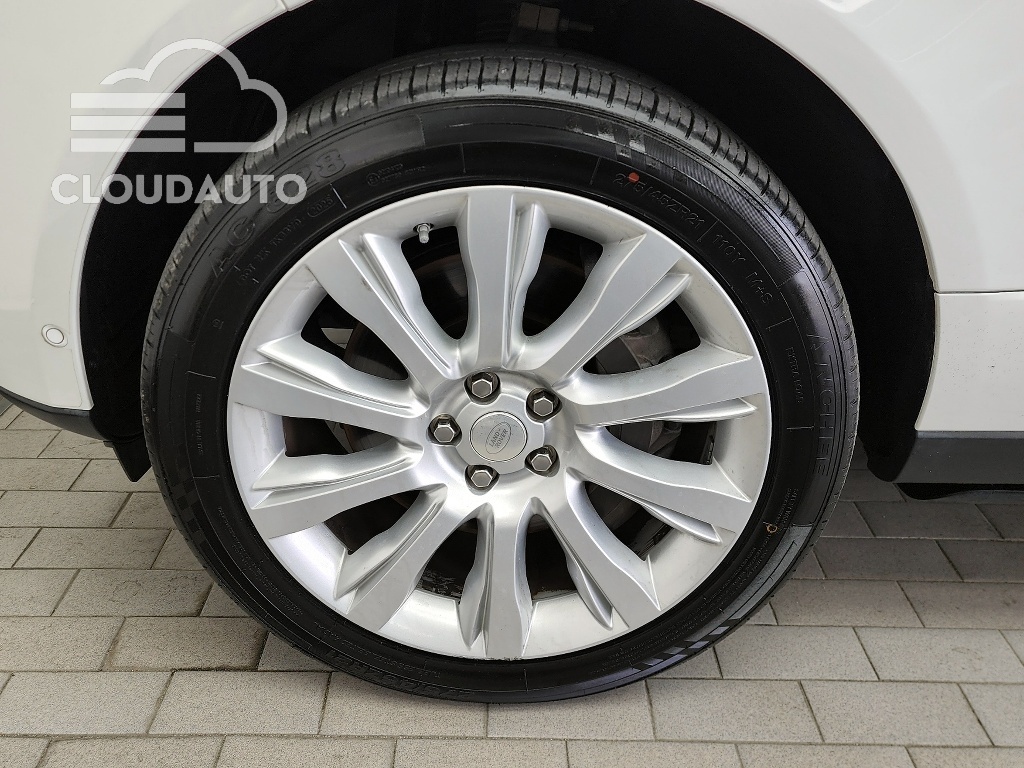 2014 Land Rover Range Rover 4.4 SDV8 Vogue SE Diesel - Image 5
