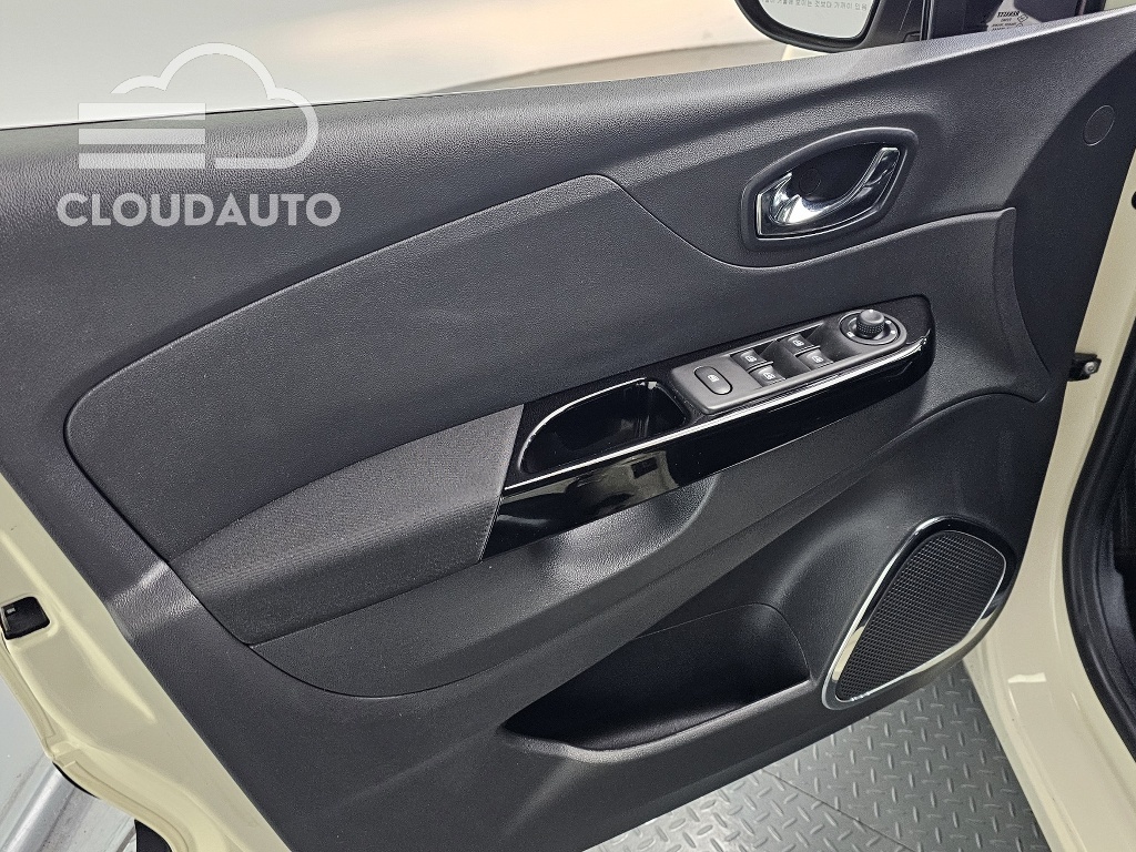 2017 Renault Captur RE - Image 24