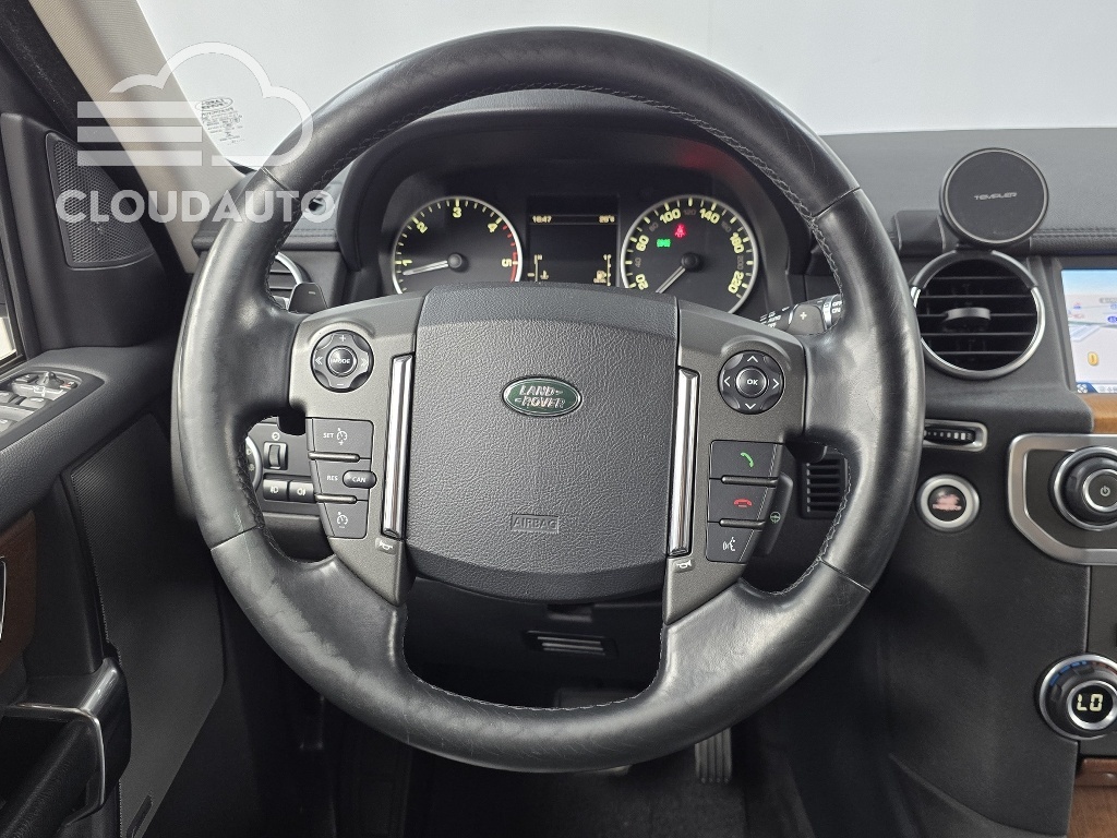2016 Land Rover Discovery 3.0 SDV6 SE - Image 12