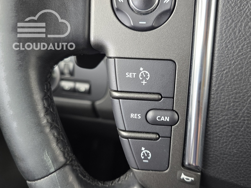 2016 Land Rover Discovery 3.0 SDV6 SE - Image 16