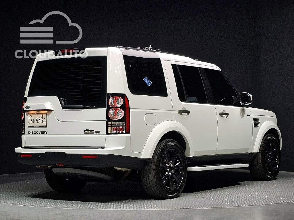 2016 Land Rover Discovery 3.0 SDV6 SE - Image 2