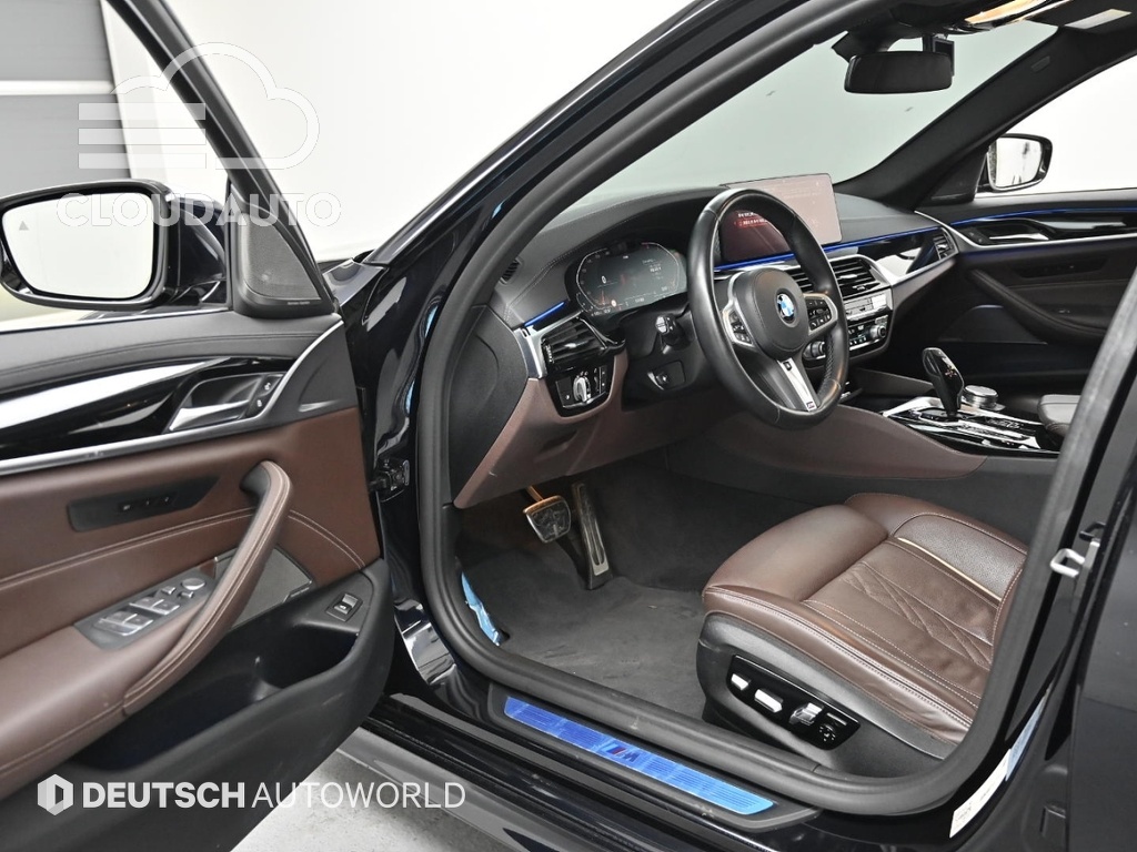 2021 BMW 5 Series 530i M Sports - Image 11