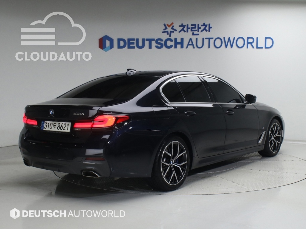 2021 BMW 5 Series 530i M Sports - Image 2