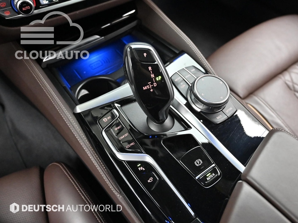 2021 BMW 5 Series 530i M Sports - Image 9