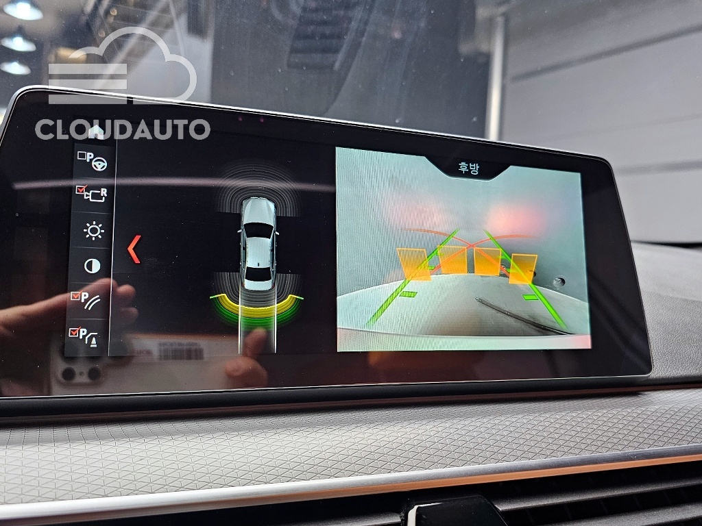 2017 BMW 5 Series 530i xDrive M Sports - Image 15