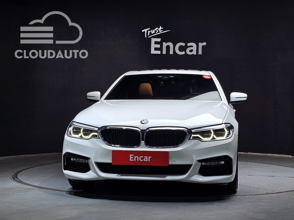 2017 BMW 5 Series 530i xDrive M Sports - Image 3